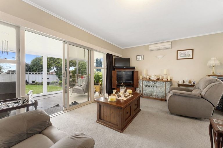 Photo of property in 335f Devon Street West, New Plymouth, 4310