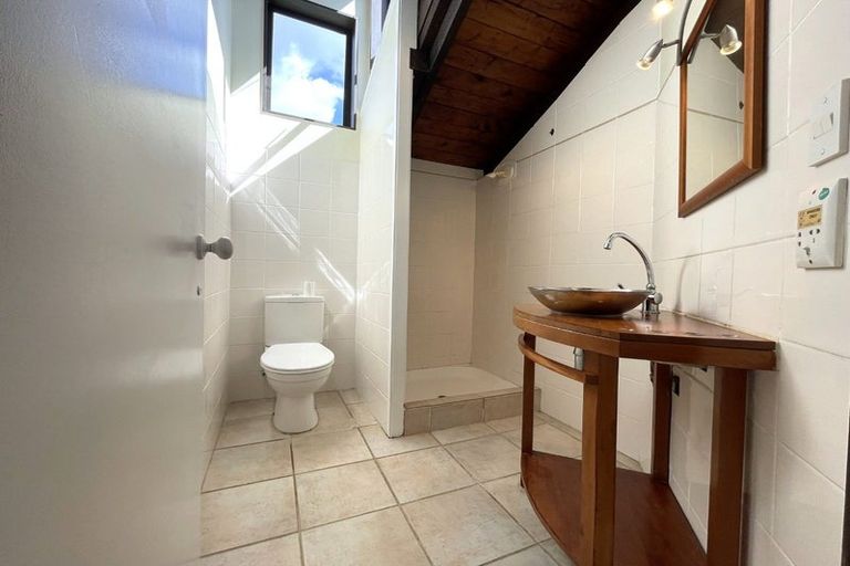 Photo of property in 1/64 Mirrabooka Avenue, Botany Downs, Auckland, 2010