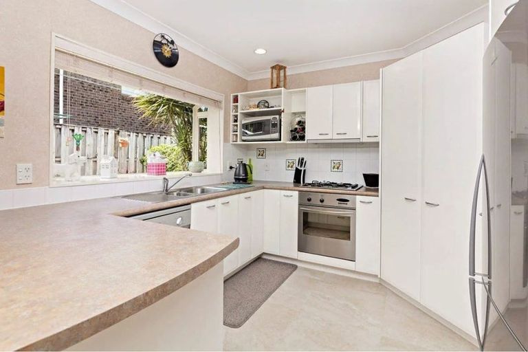 Photo of property in 3a Somerville Road, Shelly Park, Auckland, 2014