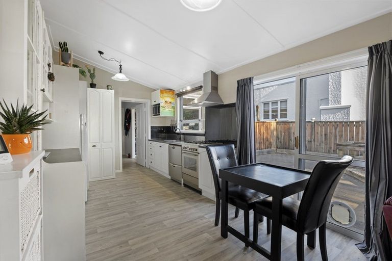 Photo of property in 453 Broadway, Stratford, 4332