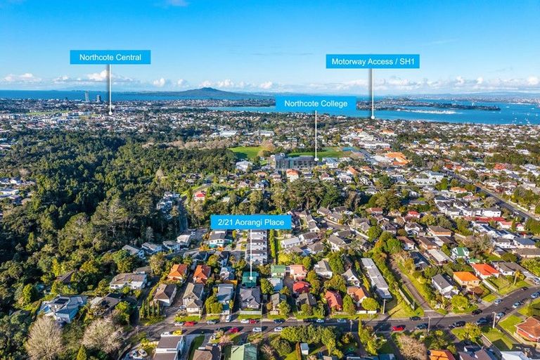 Photo of property in 2/21 Aorangi Place, Birkenhead, Auckland, 0626