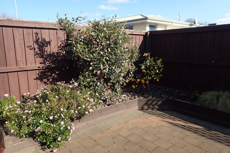 Photo of property in 2/10 Leslie Street, Upper Riccarton, Christchurch, 8041