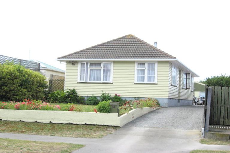Photo of property in 16 Sturdee Street, South New Brighton, Christchurch, 8062