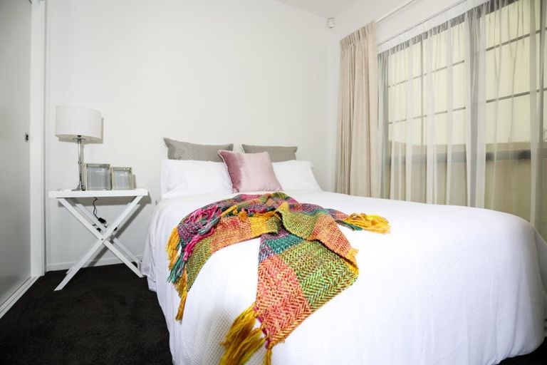 Photo of property in 10 Poutawa Lane, Clarks Beach, 2122