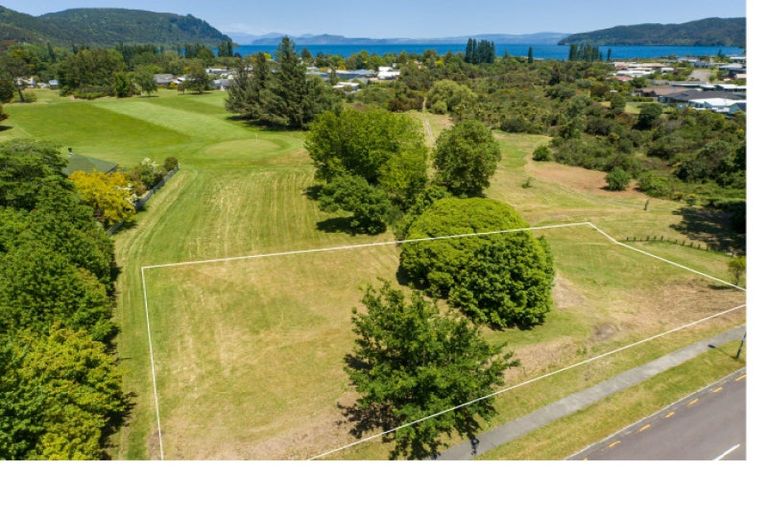 Photo of property in 63 Lisland Drive, Kinloch, Taupo, 3377