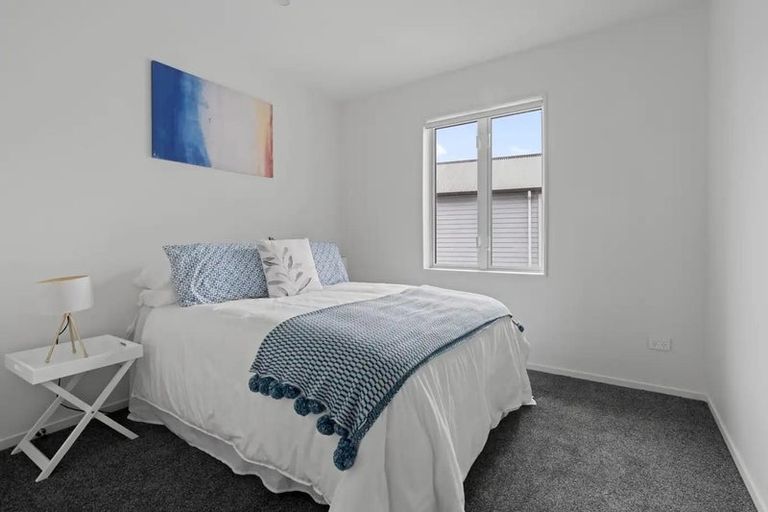 Photo of property in 2 Warbler Crescent, Papakura, 2110