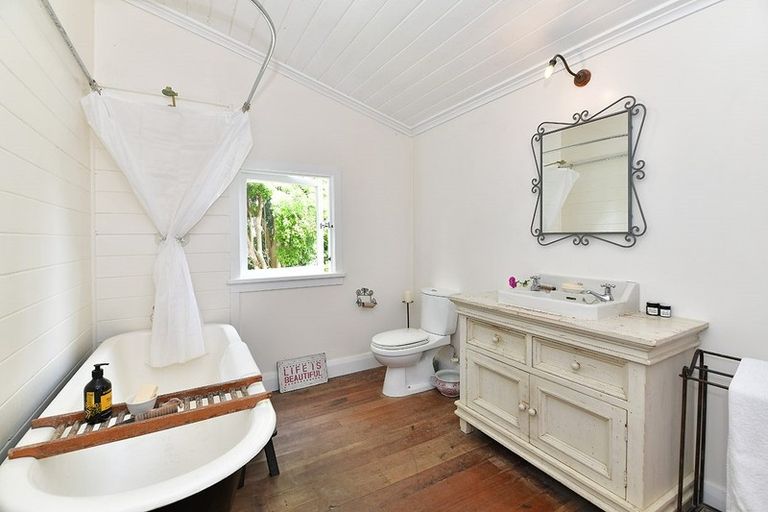 Photo of property in 27 Kowhai Street, Helensville, 0800