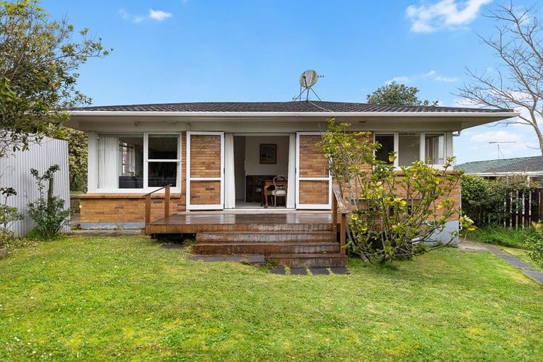 Photo of property in 2/5 Evelyn Place, Hillcrest, Auckland, 0627