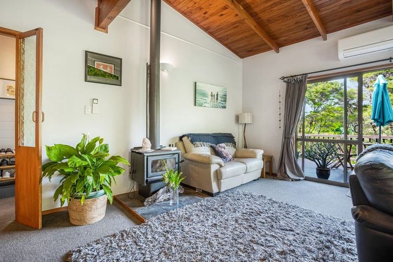 Photo of property in 26 Mceldowney Road, Titirangi, Auckland, 0604