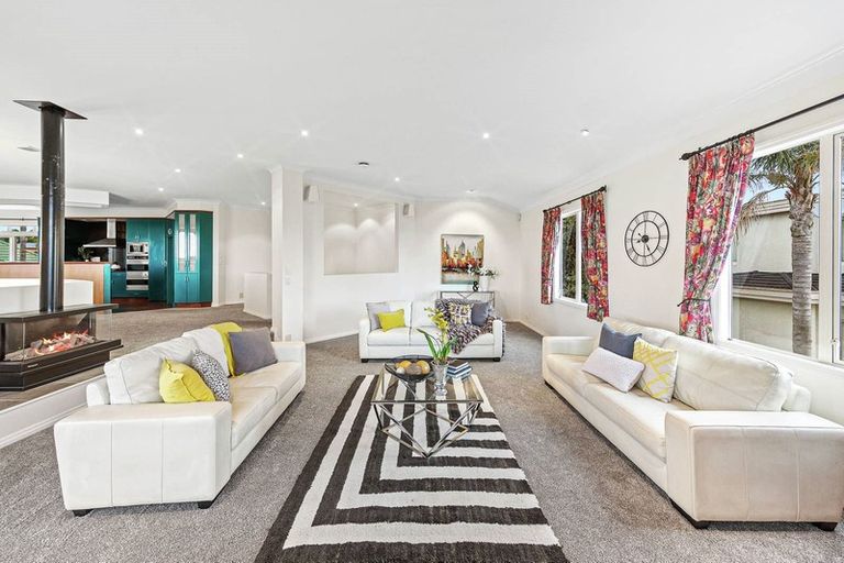 Photo of property in 56 Manor Park, Sunnyhills, Auckland, 2010