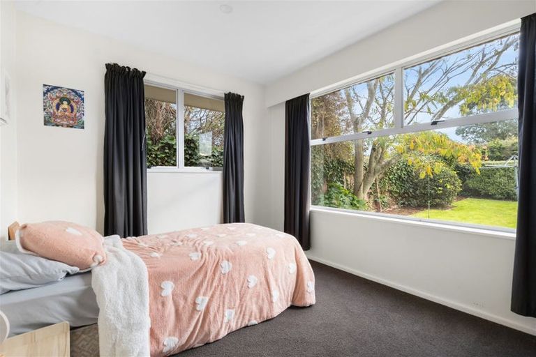 Photo of property in 8 Tracy Place, Redwood, Christchurch, 8051