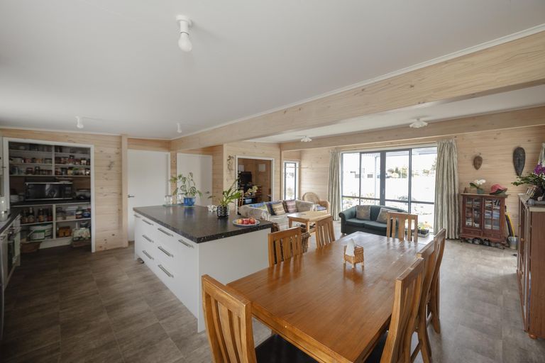 Photo of property in 2 East Road, Otematata, 9412