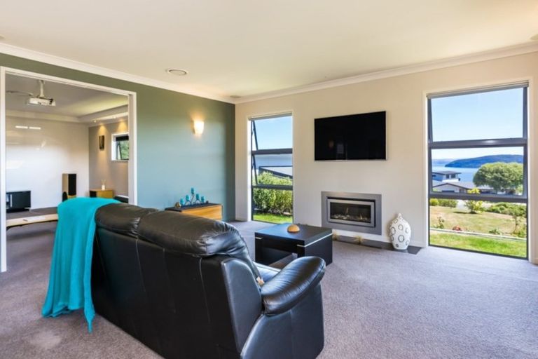 Photo of property in 13 Peregrine Place, Kinloch, Taupo, 3377