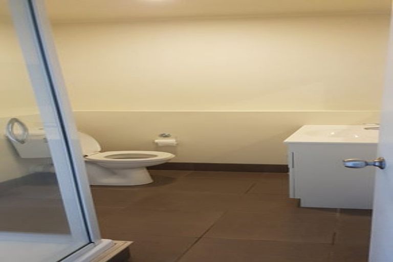 Photo of property in 8d Schnapper Rock Road, Schnapper Rock, Auckland, 0632