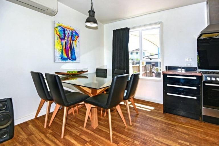 Photo of property in 9 Dunedin Street, Redwood, Christchurch, 8051