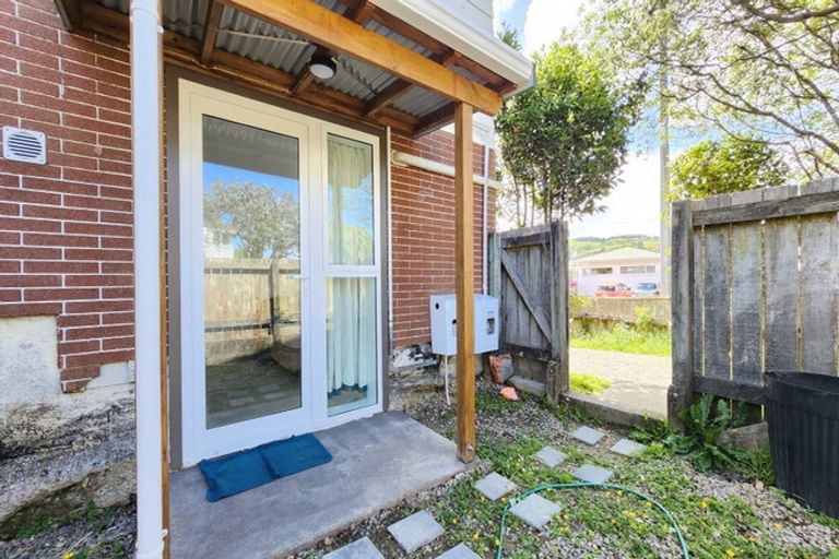 Photo of property in 35 Turkington Street, Tawa, Wellington, 5028