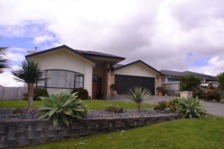 Photo of property in 21 Toledo Avenue, Henderson, Auckland, 0612
