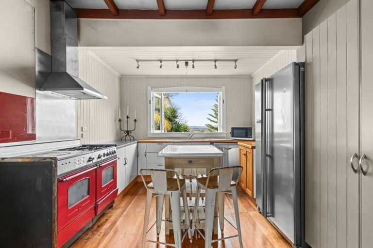 Photo of property in 43 Chaucer Road, Hospital Hill, Napier, 4110