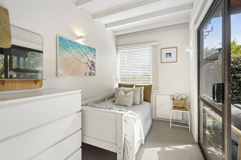 Photo of property in 2/10 Merani Street, Narrow Neck, Auckland, 0622