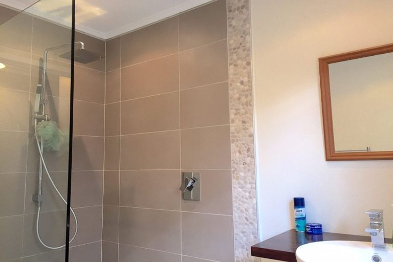 Photo of property in 34 Mappin Place, Chatswood, Auckland, 0626