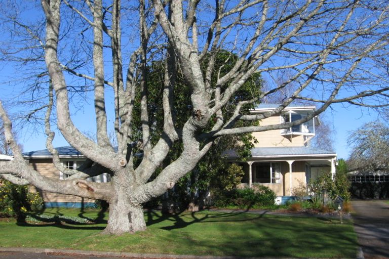 Photo of property in 3 Dover Road, St Andrews, Hamilton, 3200