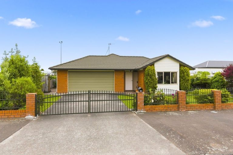 Photo of property in 63 Weraroa Road, Levin, 5510