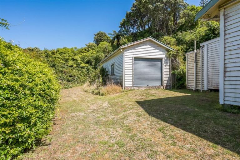 Photo of property in 46 Pekanga Road, Normandale, Lower Hutt, 5010