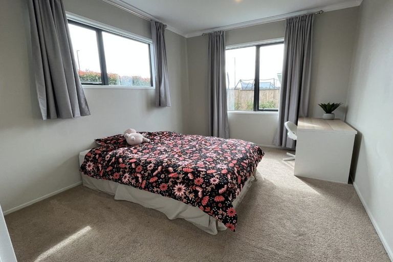 Photo of property in 2 Makaka Lane, Silverdale, 0932