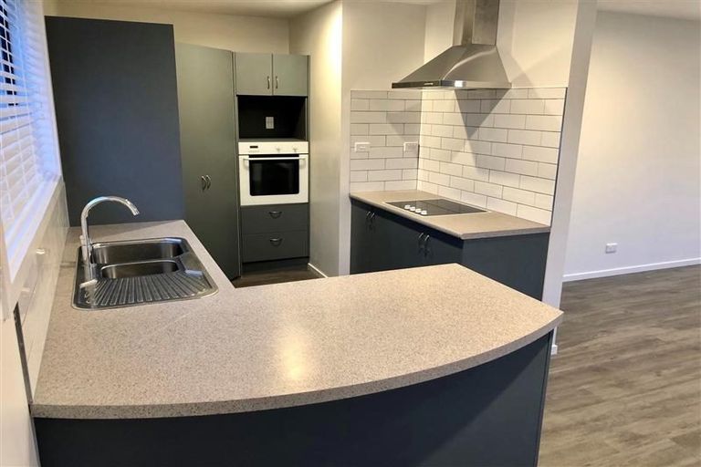 Photo of property in 32 Garvins Road, Hornby, Christchurch, 8042