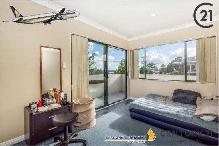 Photo of property in 2/49 College Road, Northcote, Auckland, 0627