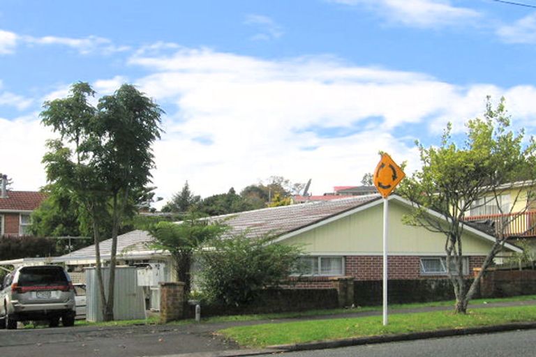 Photo of property in 2/48 View Road, Henderson, Auckland, 0612