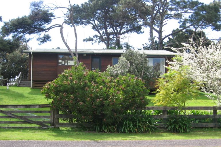 Photo of property in 218 Tangiora Avenue, Whangapoua, Coromandel, 3582