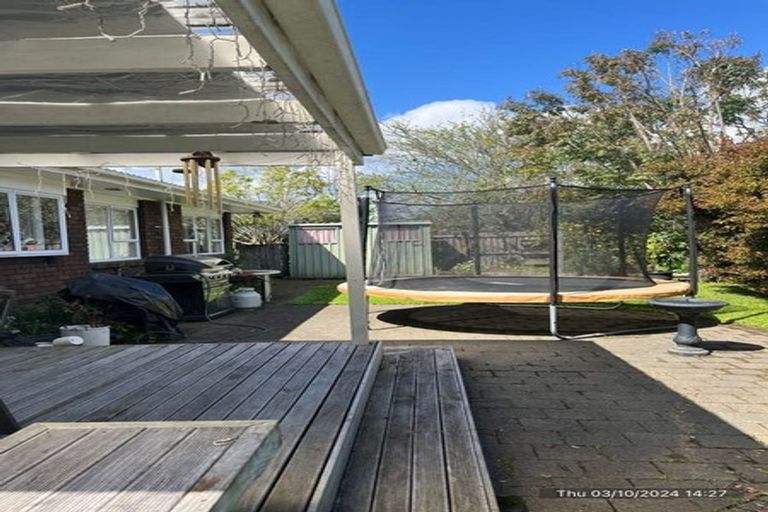 Photo of property in 22 Golfland Drive, Golflands, Auckland, 2013