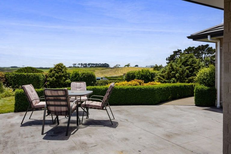 Photo of property in 3 Larlin Heights, Hawera, 4675