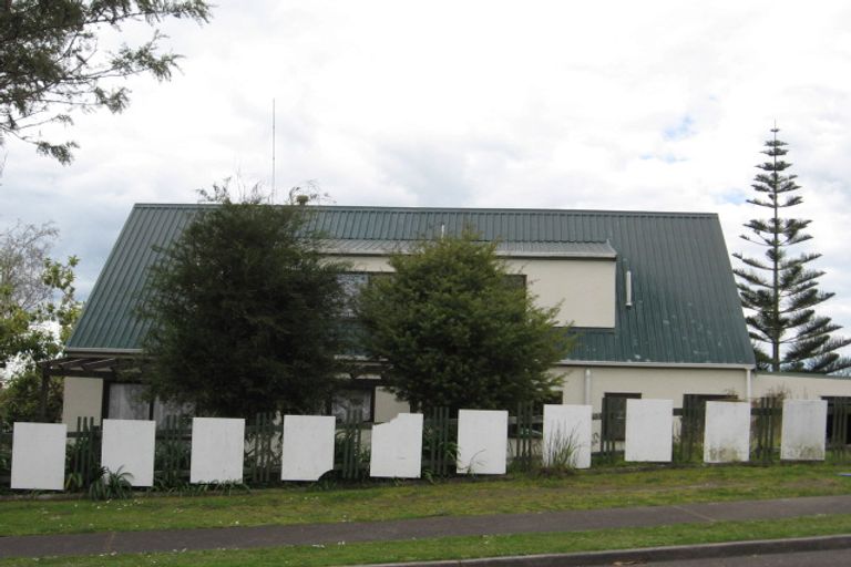 Photo of property in 8 Cumberland Crescent, Welcome Bay, Tauranga, 3112