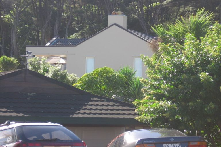 Photo of property in 23b Woodfern Crescent, Titirangi, Auckland, 0604