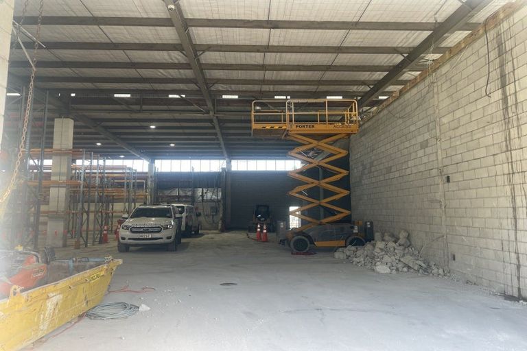 Photo of property in 106 Springs Road, Hornby, Christchurch, 8042