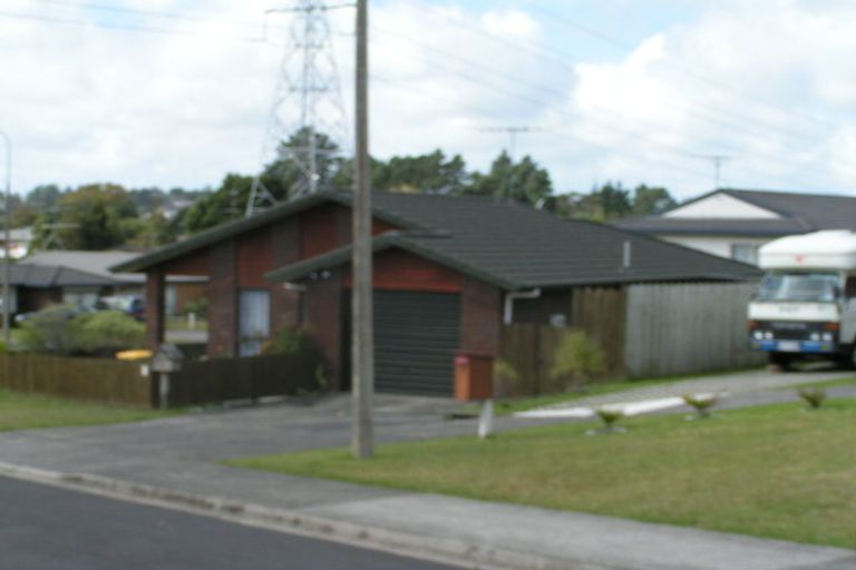 Photo of property in 2 Sherpa Place, Massey, Auckland, 0614
