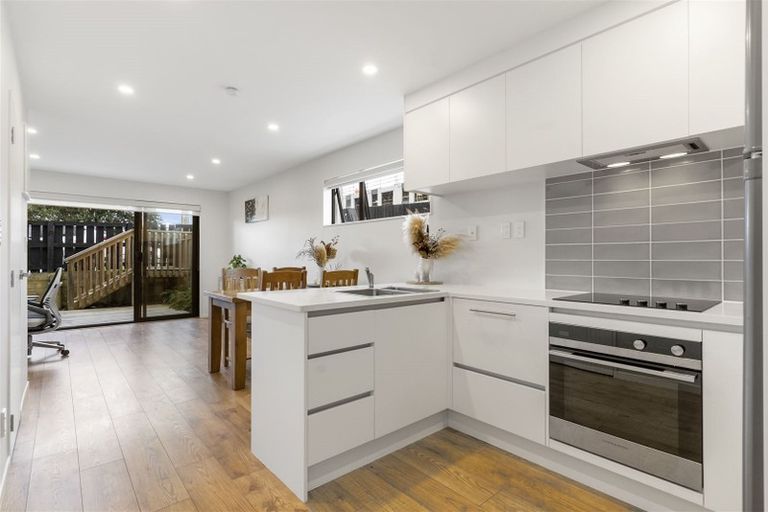 Photo of property in 9/36 Kaipatiki Road, Glenfield, Auckland, 0629