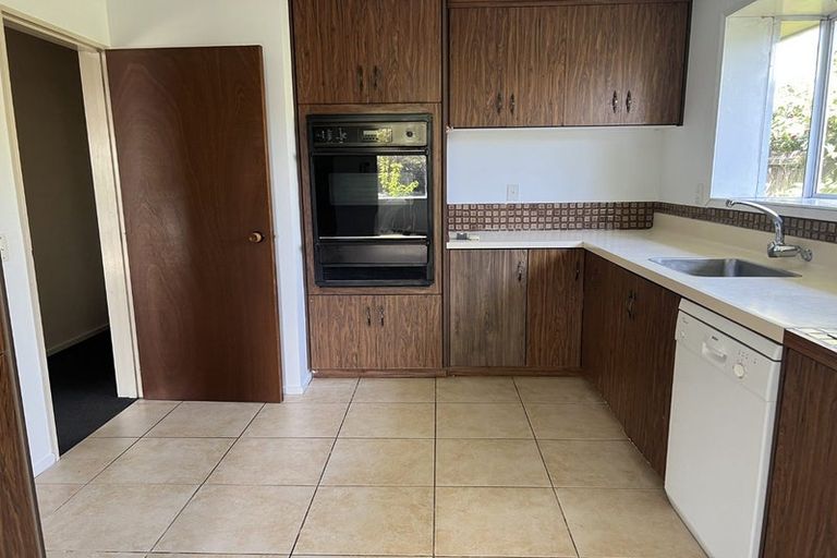 Photo of property in 130 Reynolds Avenue, Bishopdale, Christchurch, 8053