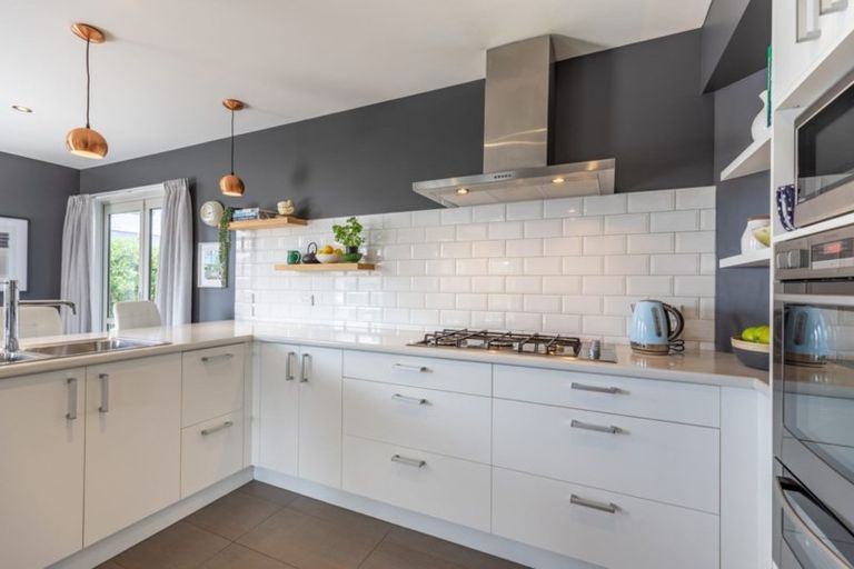 Photo of property in 16 Istana Place, Britannia Heights, Nelson, 7010