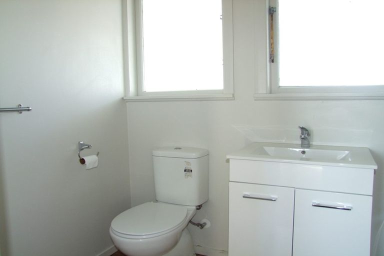 Photo of property in 24 Leman Street, Milton, 9220