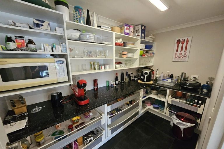 Photo of property in 14 Caldera Crescent, Pyes Pa, Tauranga, 3112