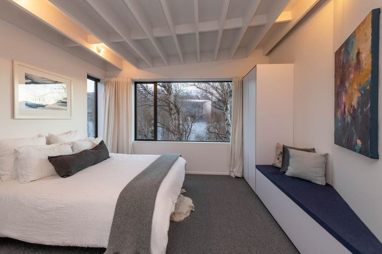 Photo of property in 9 Beacon Point Road, Wanaka, 9305