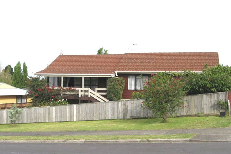 Photo of property in 6 Elizabeth Drive, West Harbour, Auckland, 0618