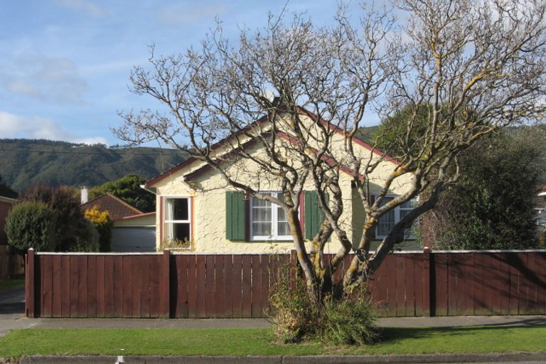 Photo of property in 361 Cambridge Terrace, Naenae, Lower Hutt, 5011