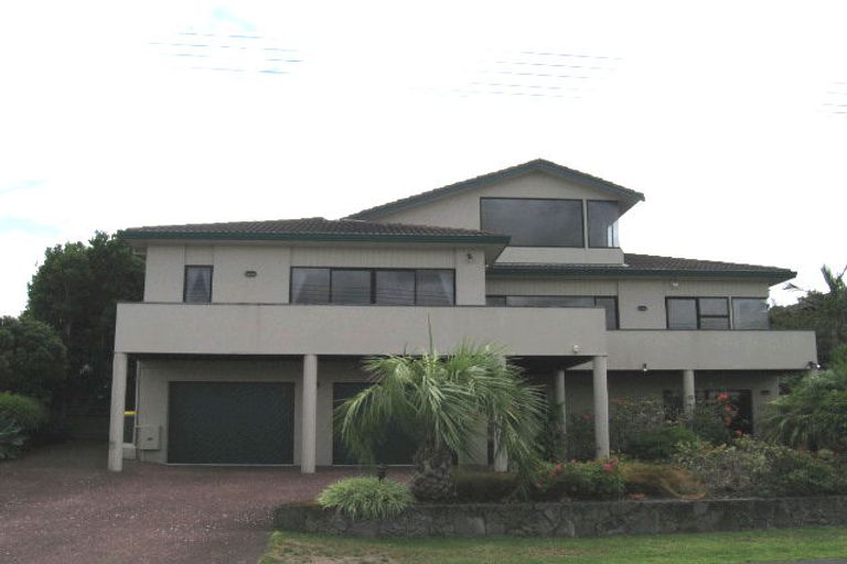 Photo of property in 1 Wanganella Street, Birkenhead, Auckland, 0626