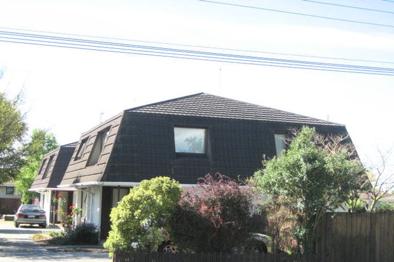 Photo of property in 2/117a Prestons Road, Redwood, Christchurch, 8051