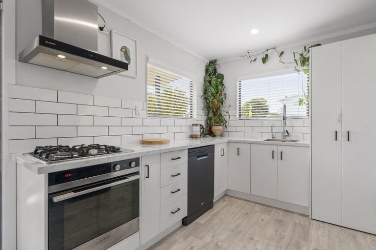Photo of property in 10 Hillview Road, Waihi Beach, 3611