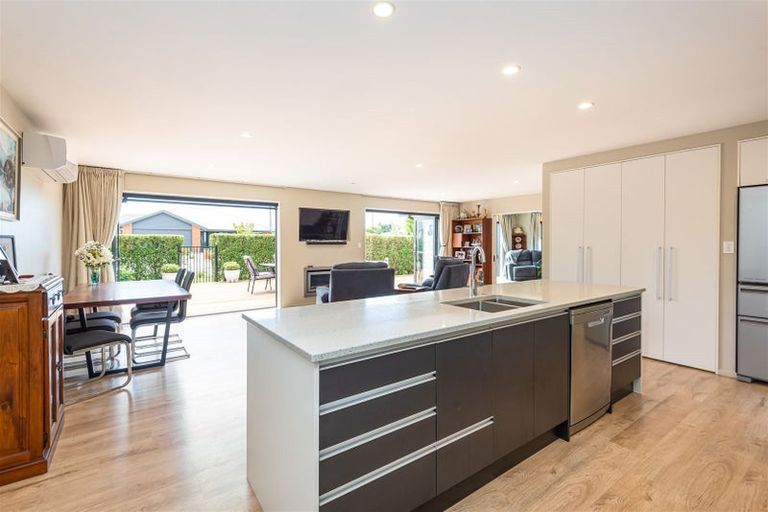 Photo of property in 26 Watkins Drive, Rangiora, 7400